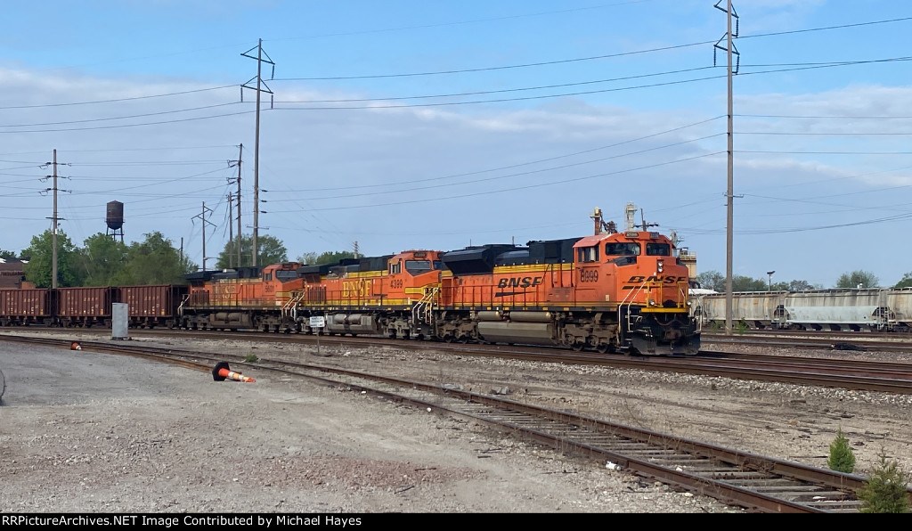 BNSF Taconite Train at WR Tower